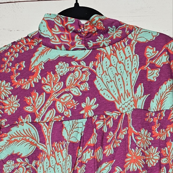 Soft Surroundings Floral V-Neck Tee - Picture 4 of 9